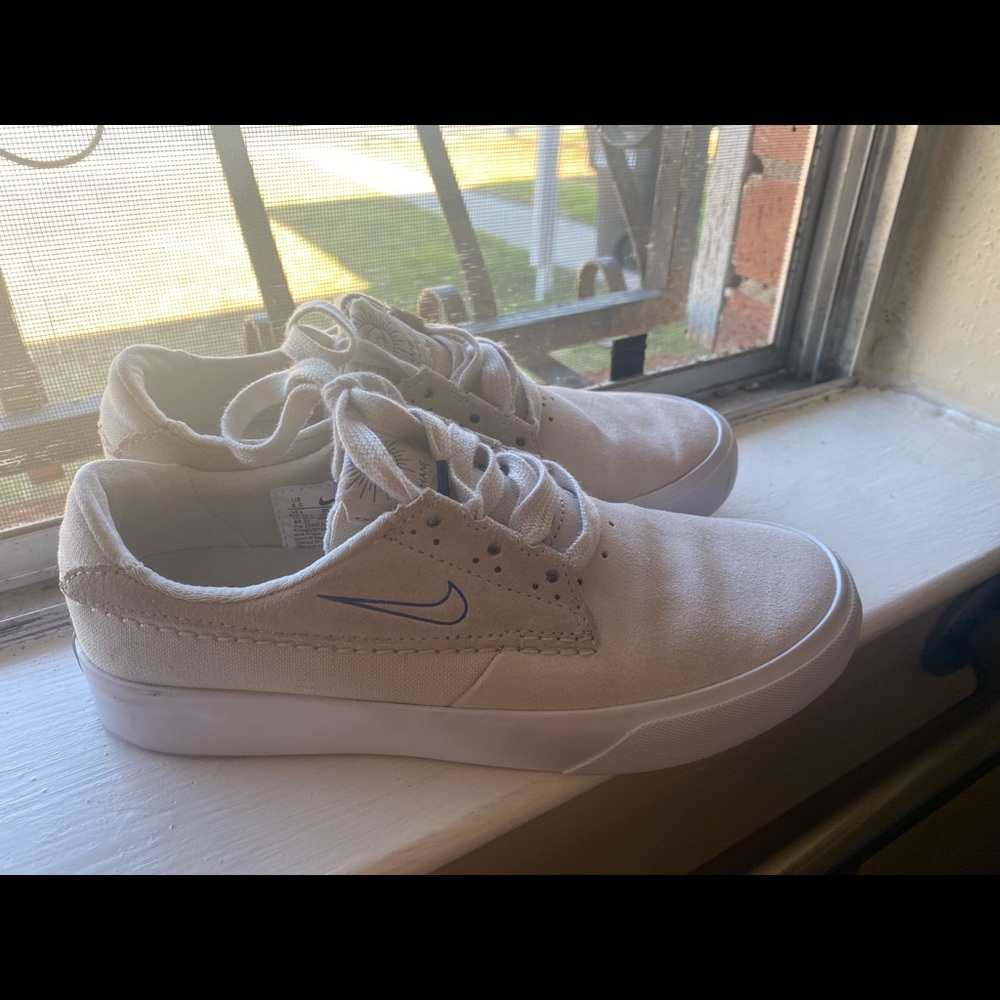 Nike low top